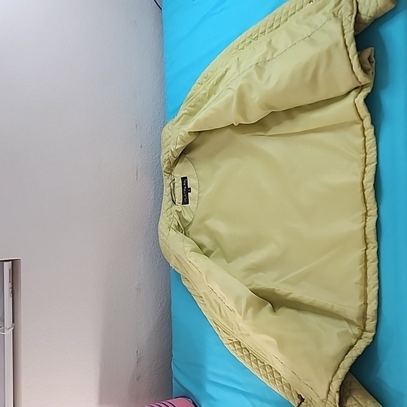 Platinum Utex Quilted Jacket, Size Large - Picture 9 of 11